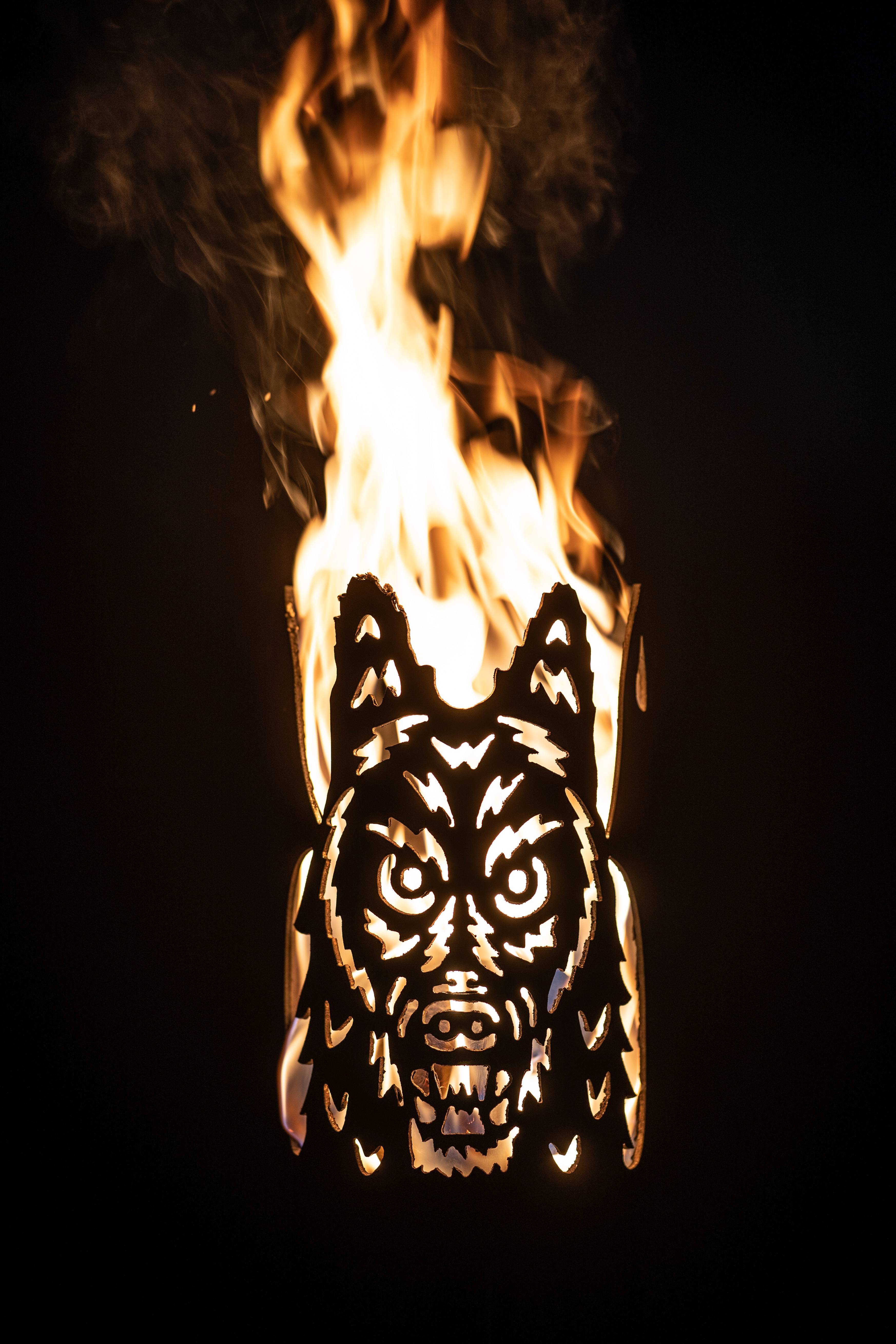 Gartenfackel groß Wolf böse - inkl. Schmuck-Fackelstiel 145 cm Feindrall angespitzt und 1 x Brennmaterial