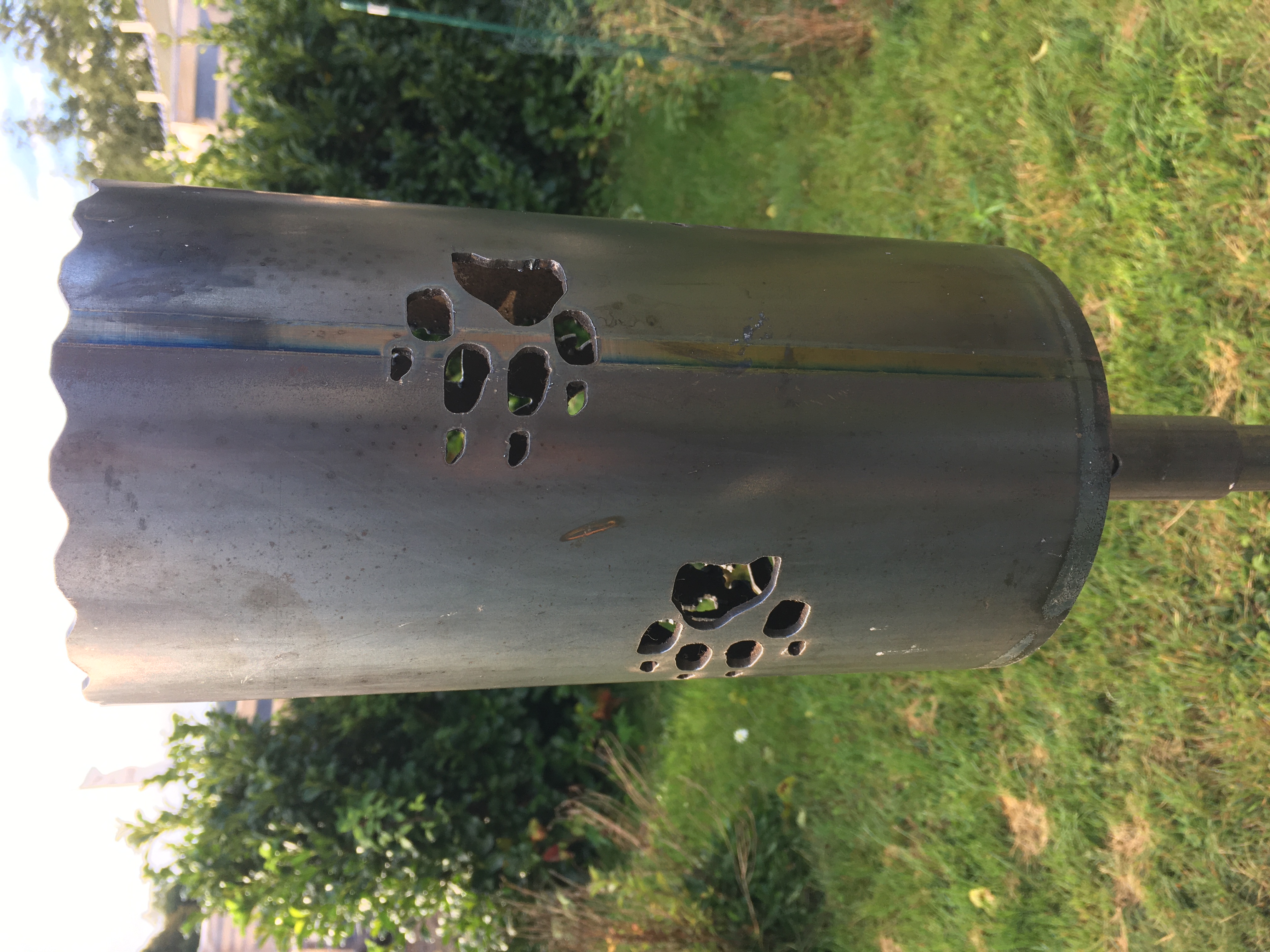 Gartenfackel groß Altdeutscher Schäferhund - inkl. Fackelstiel 110 cm angespitzt und 1 x Brennmaterial