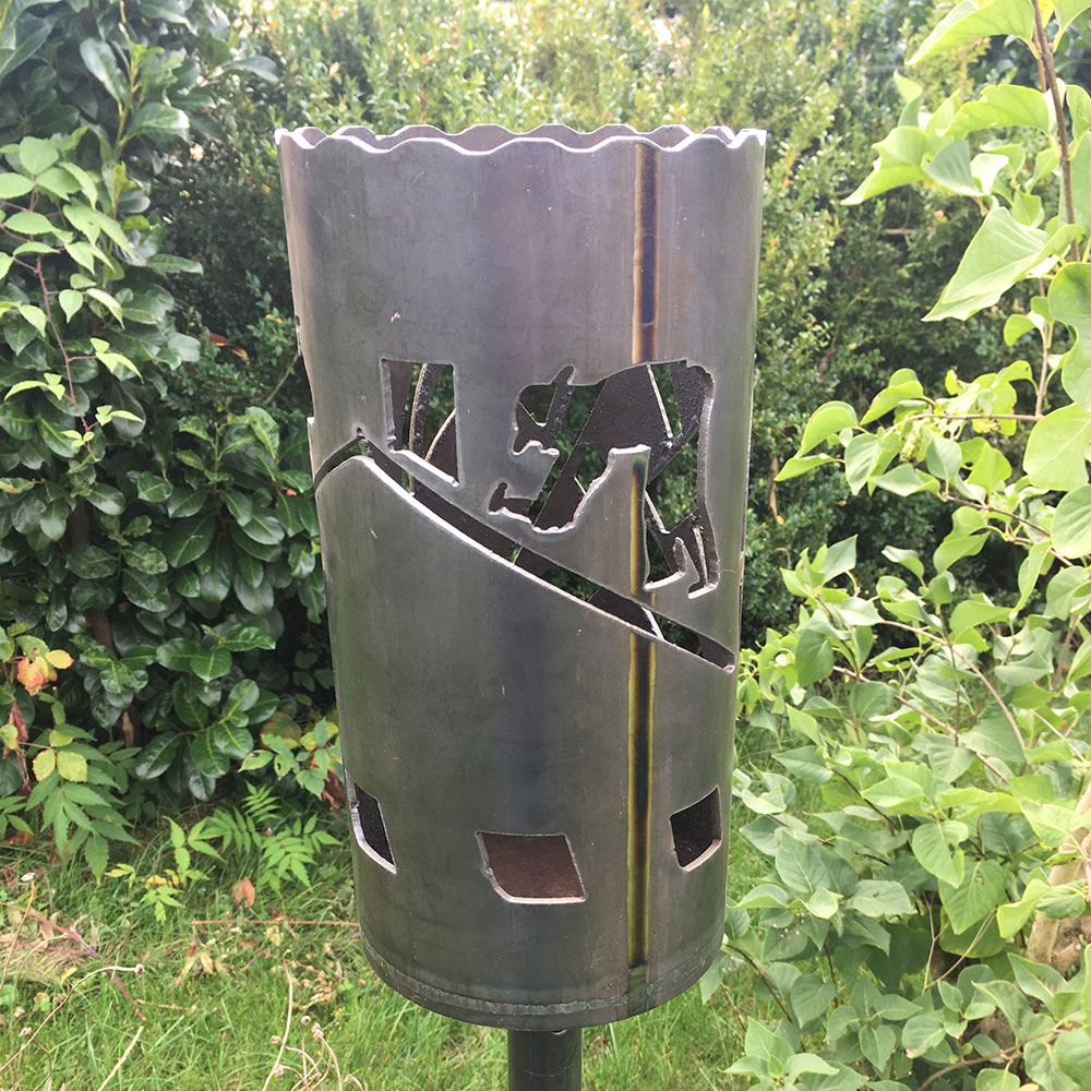 Gartenfackel groß Dachdecker - inkl. Schmuck-Fackelstiel 145 cm Grobdrall angespitzt und 1 x Brennmaterial